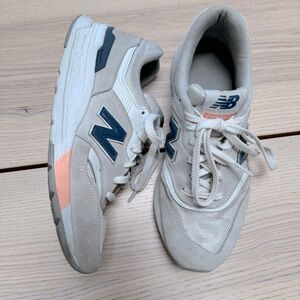 New balance Women's 997H Retro Sneaker